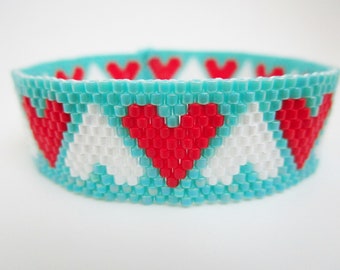 Skinny Beaded Peyote Hearts Bracelet / Seed Bead Jewelry