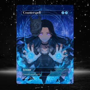 Puede incluir: Una carta de arte de fantasía titulada "Contrahechizo" que presenta a una mujer con cabello largo negro, ojos morados y una máscara. Está rodeada de energía azul, con la palabra "Instantáneo" y texto debajo. El fondo es una noche estrellada.