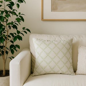 Pillow Cover with Green Leaf Pattern, Farmhouse Botanical Decorative Cushion Cover for Sofa Couch Bed Chair Modern Home Decor