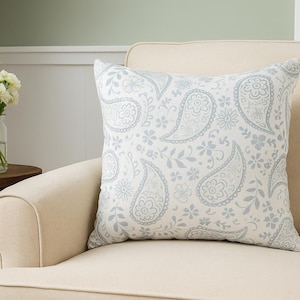 Blue Paisley Floral Throw Pillow Cover, Vintage Boho Cushion Case Decorative Sofa Bed Accent Pillow, Modern Farmhouse Cottagecore Home Décor