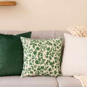 Green Botanical Pillow Cover – Cottagecore Farmhouse Cushion, Boho Nature-Inspired Decorative Throw Pillowcase No Insert
