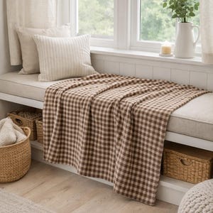 Brown Gingham Velveteen Plush Blanket, Cozy Lightweight Checkered Throw for Couch & Bed, Farmhouse Check Blanket, Soft Polyester