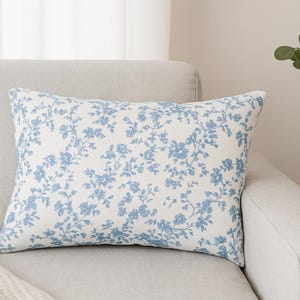 Blue Floral Toile Lumbar Pillow with Insert, Decorative Rectangular Cushion French Country Farmhouse Throw Pillow for Sofa Couch Bed 20x14