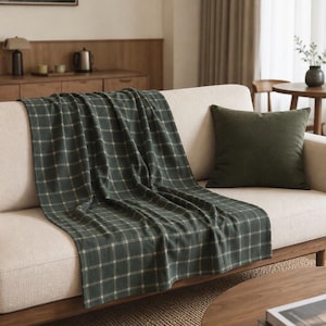 Dark Green Plaid Velveteen Plush Blanket, Cozy Lightweight Throw for Couch & Bed, Farmhouse Plaid Blanket, Soft Polyester Throw 30x40 50x60