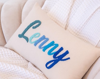 Personalisiertes Geschenk, Weihnachtsgeschenk, Namenskissen, personalisiertes Kissen, Benutzerdefiniertes Namenskissen, Punch Needle Kissen, gesticktes Kissen, Wohnkultur