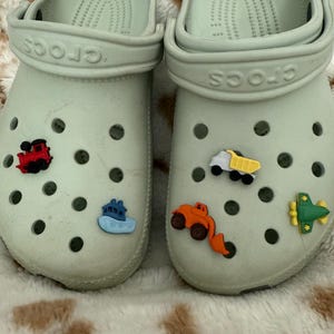 On the Move Croc Charms