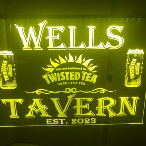 Letrero luminoso personalizado de acrílico LED de Twisted Tea Tavern