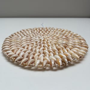 Handmade Natural Seashell Trivet – Coastal Round Shell Mat, Boho Beach Decor