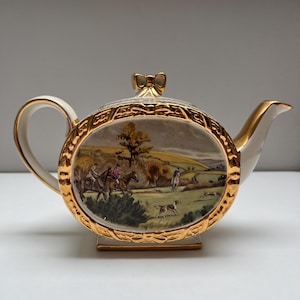Stary niemiecki czajniczek - porcelana Stadlera z 1763 r. z ręcznie malowaną sceną myśliwską