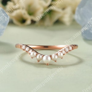 Vintage Süßwasserperle Weeding Band Rosegold Hochzeit Gebogenes Band Stapelbarer Ring für Frauen Solider Goldring Jahrestag Geschenk für Sie
