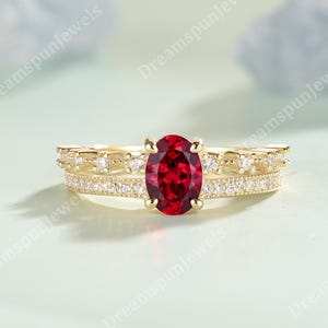 Vintage Garnet Engagement Ring Moissanite Ring Birthstone Ring Milgrain Rings Gold Wedding Ring for Women Anniversary Ring Gift for Her