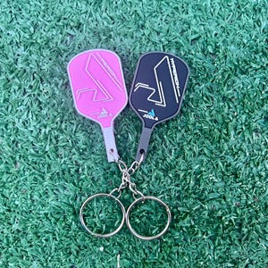 Mini Pickleball Paddle Keychains – Fun & Functional Sports Gift for Pickleball Fans