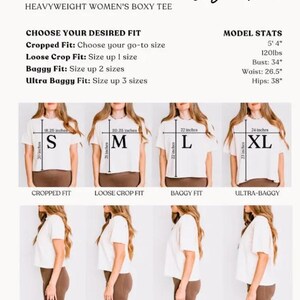 Puede incluir: Gu&iacute;a de tallas para una camiseta boxy para mujer. La gu&iacute;a muestra los diferentes ajustes de la camiseta, desde la recortada hasta la ultra holgada, con medidas en pulgadas. La modelo mide 1,63 m y pesa 54 kg.