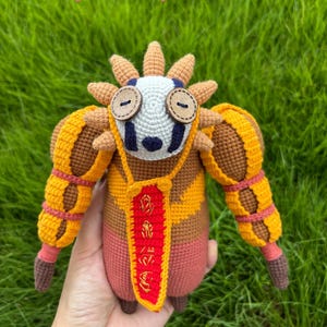 Hand-crocheted Esquie Keychain & Full Doll – Expedition 33 Collectible Gift