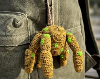 Amigurumi de Rocky hecho a mano a crochet, peluche alienígena del proyecto Ave María, hecho por encargo.