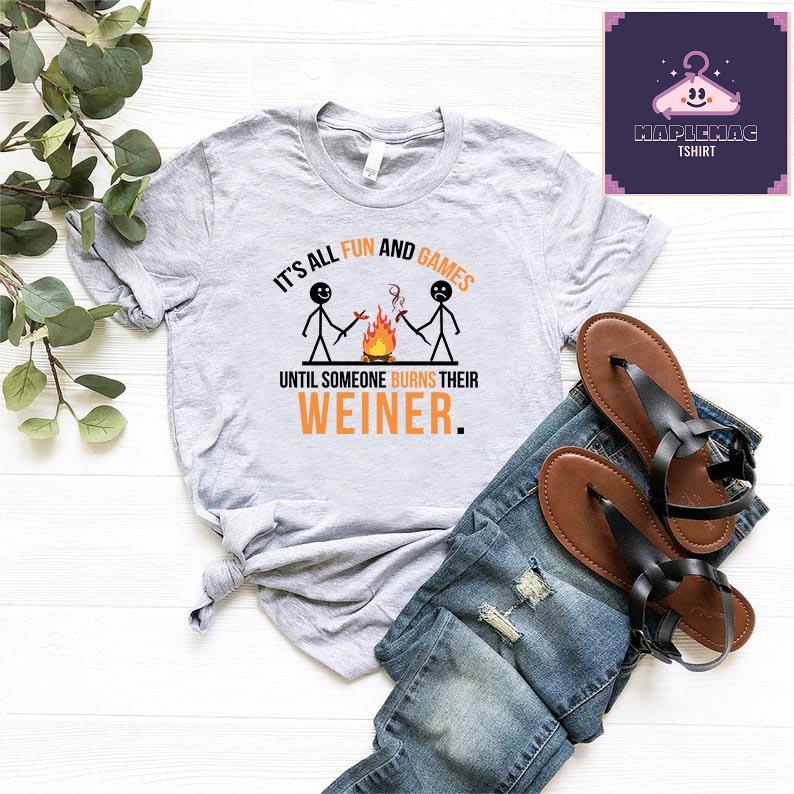 T-shirt goditi i detti divertenti del campeggi