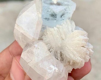 42 Gram, Natural Blue Aquamarine Crystal Combine With Quartz And Cleavelandite.