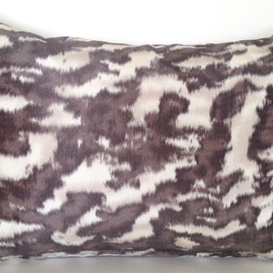 17&quot; x 12&quot; Schumacher Serengeti Print Lumbar Throw Pillow Cover Black White Grey Decorative Accent French Country Cottage Animal Safari Silk