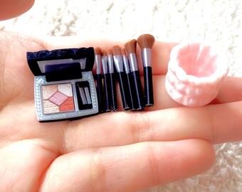 Dollhouse Miniature Eyeshadow & Makeup Brush Set | 1/6 Scale Miniature Beauty