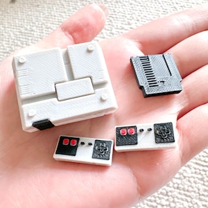 Dollhouse Miniature Retro Game Console 1:12 Video Game Console for Dollhouses, Realistic Gaming Decor Accessories
