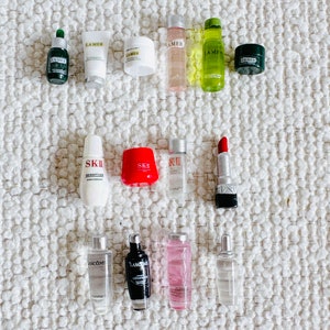 Miniature 1:6 Dollhouse Skincare & Makeup Set – Tiny Beauty Essentials for Dollhouse Decor, Collector’s Accessory, Gift Idea