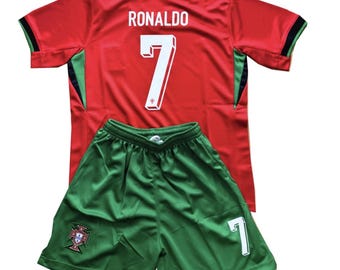 Kit de fútbol para niños Ronaldo #7 Portugal: conjunto completo con camiseta y pantalones cortos / ¡Kit para niños inspirado en leyendas del fútbol!