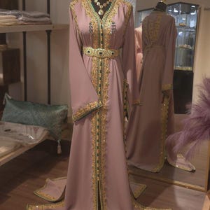 Caftan Mona Light Oldrose, brodé de fils d&#39;or, robe marocaine, robe de mariée, caftan Nikah, robe d&#39;invité, caftan fantaisie