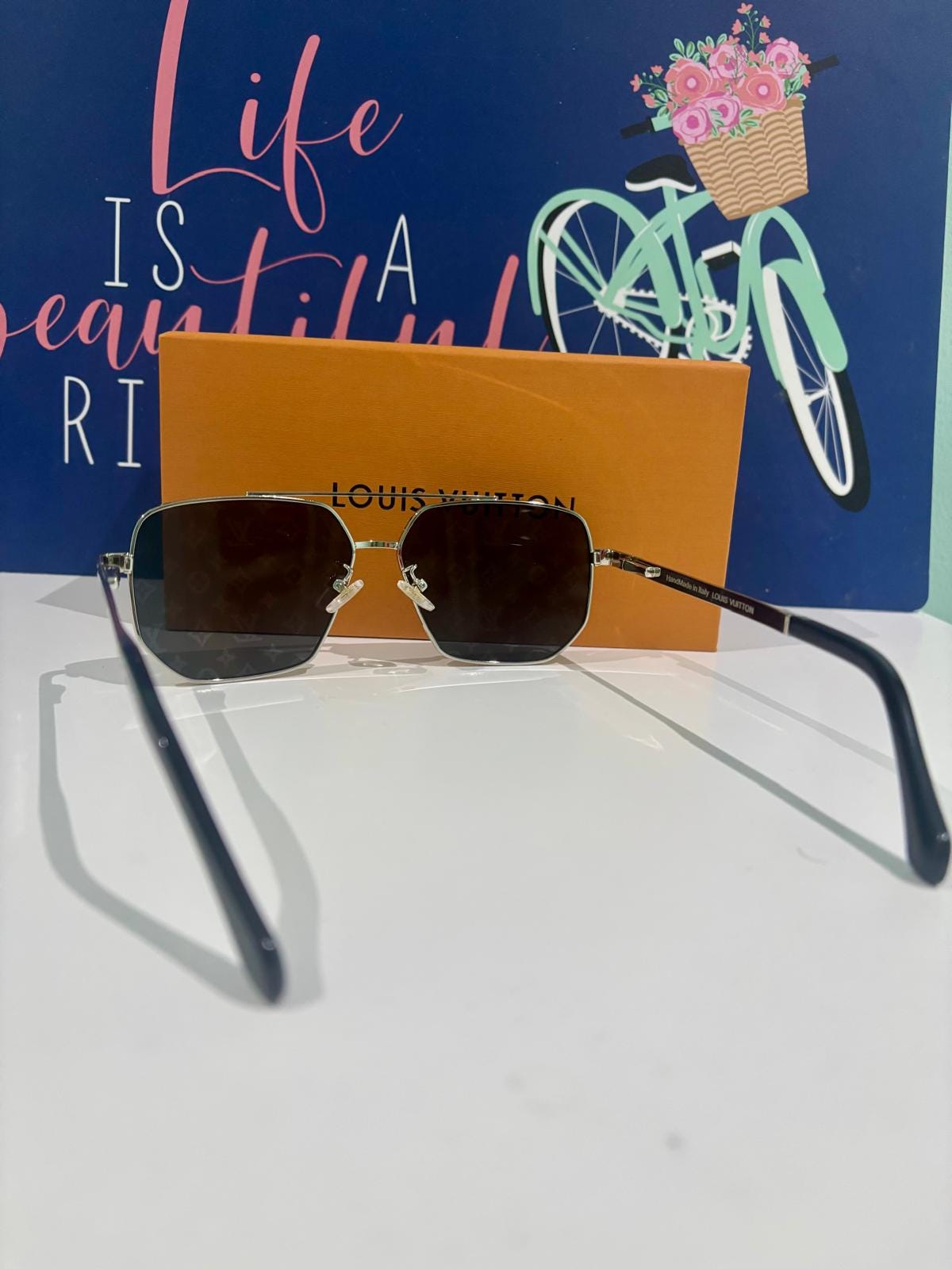 LV Sunglasses: Vintage Mod Z3109U Black LV Monogram Lens  display picture 2