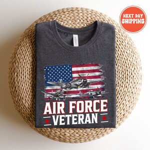 a t - shirt that says air force veteran on it