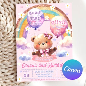 Puede incluir: Invitación de cumpleaños rosa con un arcoíris, nubes y un osito de peluche sosteniendo globos que dicen "Ready Two Party" y "Olivia is Turning 2". El texto en la parte inferior dice "Olivia's 2nd Birthday" e incluye detalles sobre la fiesta, incluida la fecha, la hora, la ubicación y la información de RSVP.