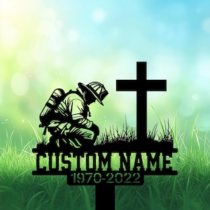 Personalized Firefighter Memorial Garden Stakes, Firefighter Kneeling at Cross Grave Marker, Firefighter Memorial Gifts, Firefighter Loss