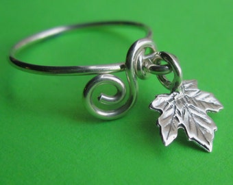Sterling Silver Maple Leaf Dangle Charm Ring, Dainty Wire Scroll Midi Artisan Band