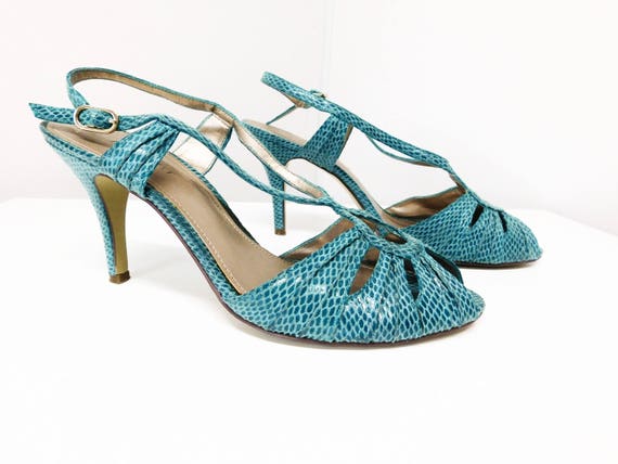 aqua blue pumps