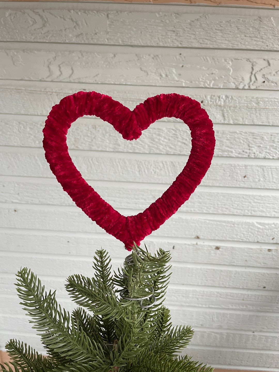 Heart Tree Topper Red Yarn Wrapped Wooden Heart for Valentine Tree