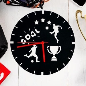 Voetbalwandklok, kindervoetbalklok, voetballerklok, cadeau voor kinderen, zoon, verjaardag, voetbal, cadeau-ideeën, sportklok voor kinderen.