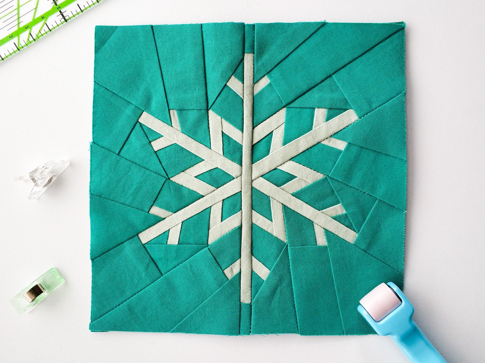 Snowflake Digital Foundation Paper Piecing Pattern | Winter FPP Block ...