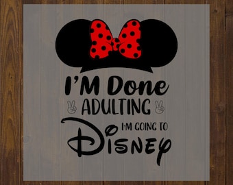 Camiseta de vacaciones personalizable con transferencia térmica "Ya terminé de ser adulto" de Disney