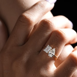 14K Gold Toi et Moi Ring: Pear & Emerald Lab Grown Diamond, IGI Certified