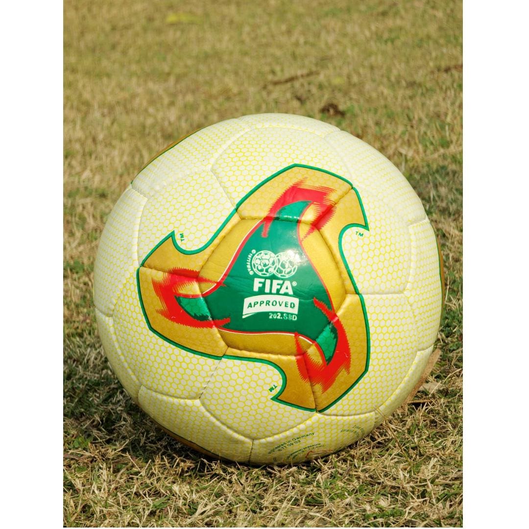 Nike トータル90サッカーボール サイズ5 イエロー/ブルー ナイキ -PREMIER LEAGUE- T90 AEROW HI-VIS｜NIKE(ナイキ