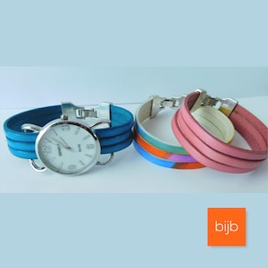 Women&#39;s Wristwatch with three Interchangeable Leather Bracelets, Custom-size watch for women