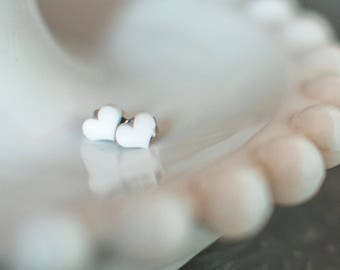 Pendientes de corazón blanco pequeño