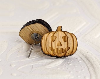 Jack-o'-lantern pumpkin stud earrings
