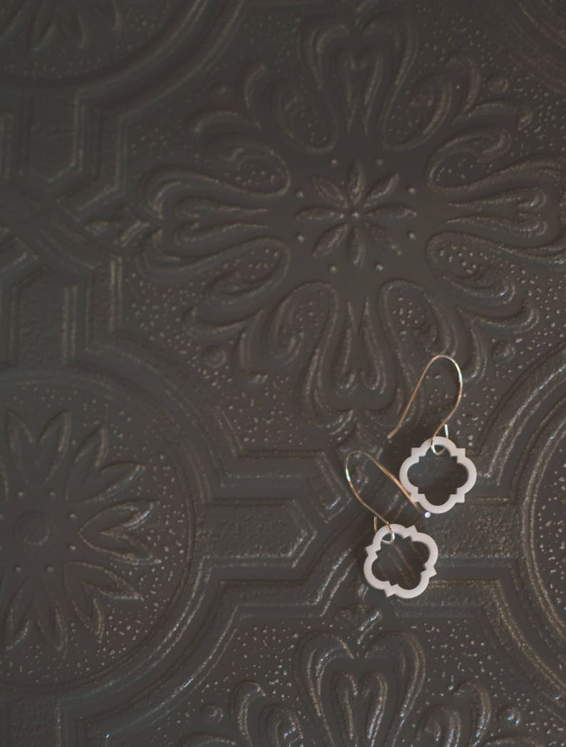 Quatrefoil Earrings in white image 2