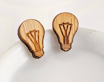 Orecchini a bottone con lampadina
