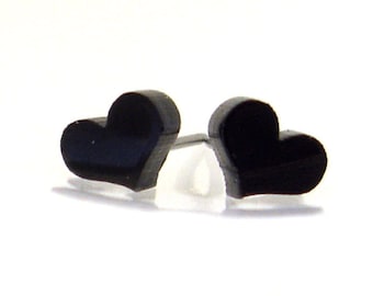 Pendientes de corazón negro pequeño