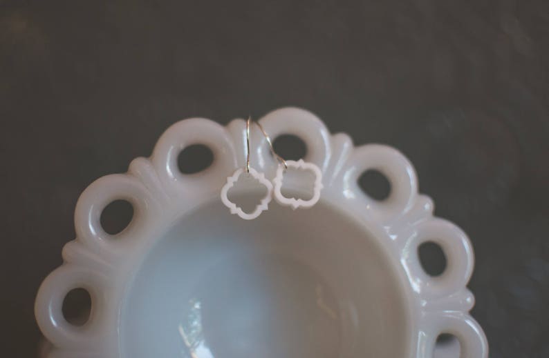 Quatrefoil Earrings in white image 3