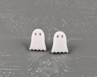 Tachuelas fantasma en blanco