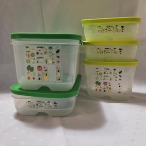 Tupperware FridgeSmart Containers. Vented. 0.8ML, 1.8 ML and 4.4ML Capacity.