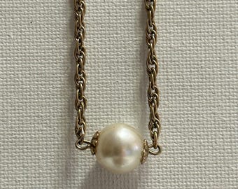 Vintage Sarah Coventry Swinger Necklace. 1970s Gold Tone Faux Pearl Jewellery