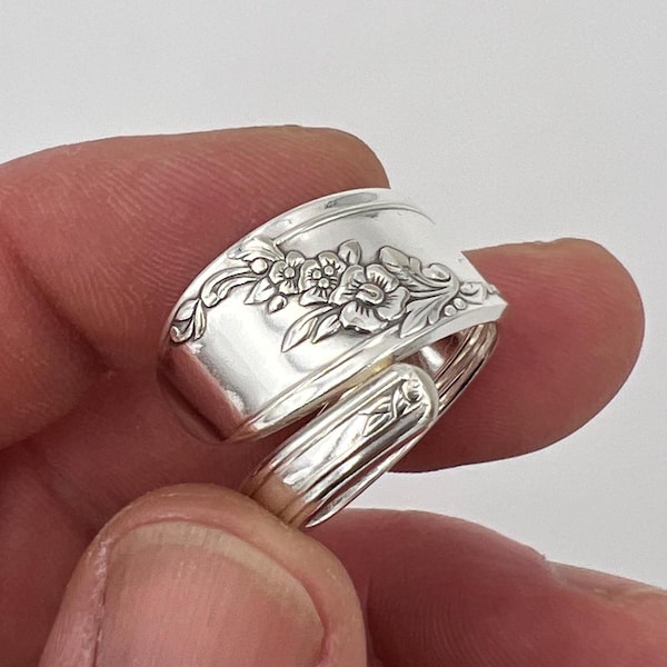 Spoon Ring Queen Bess Vintage Reclaimed Silverware Jewelry